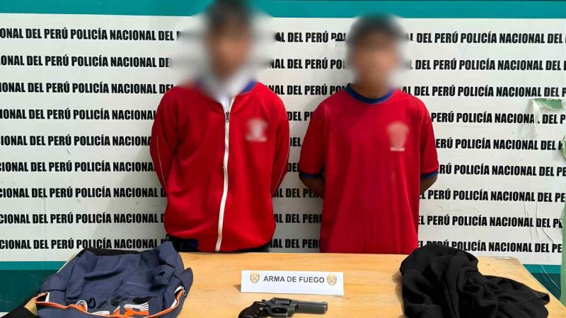 Policía retiene a dos menores tras hallazgo de arma en colegio