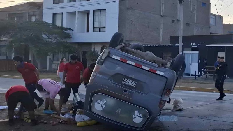 Trujillo: choque entre micro y miniván deja un herido en Moche