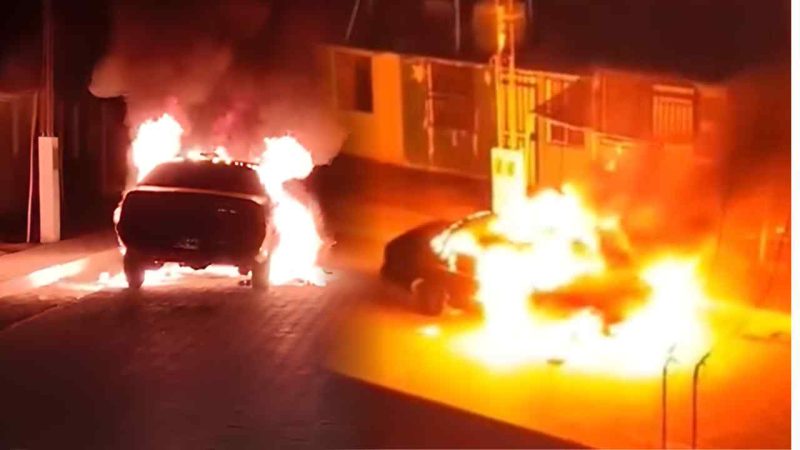 Incendio deja vehículo destruido en Chao