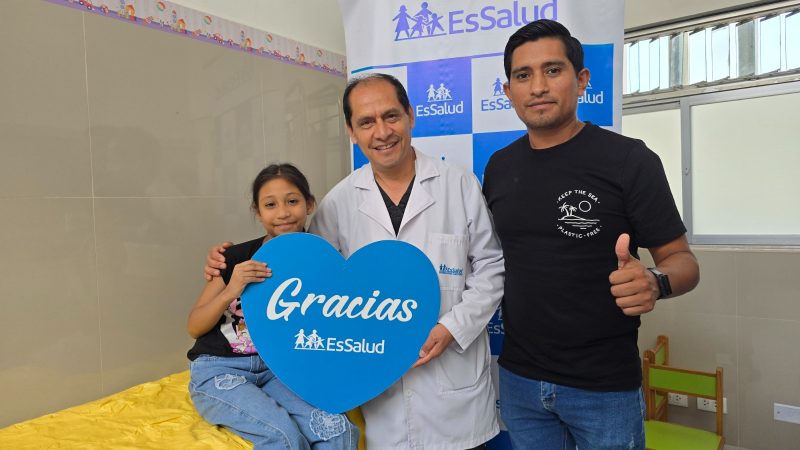 Médicos de EsSalud salvan a niña tras extirparle quiste gigante en compleja cirugía de ocho horas